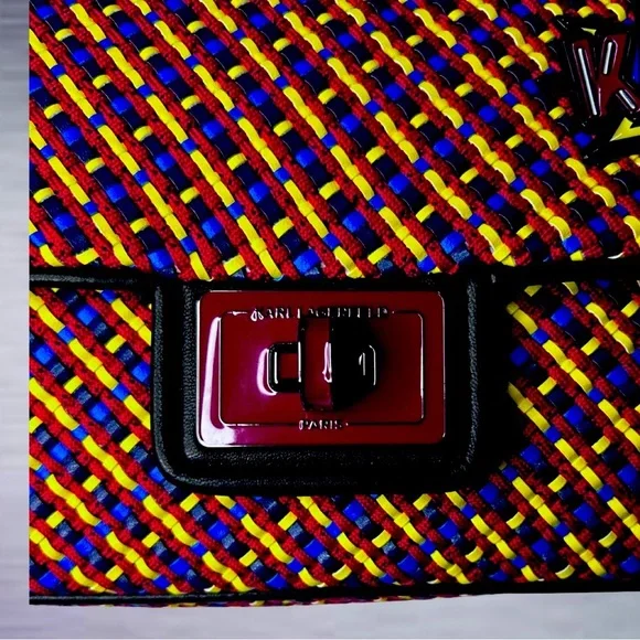 NWT Karl Lagerfeld Paris Agyness Textured
Shoulder Bag Comes with Dusty - Picture 14 of 15